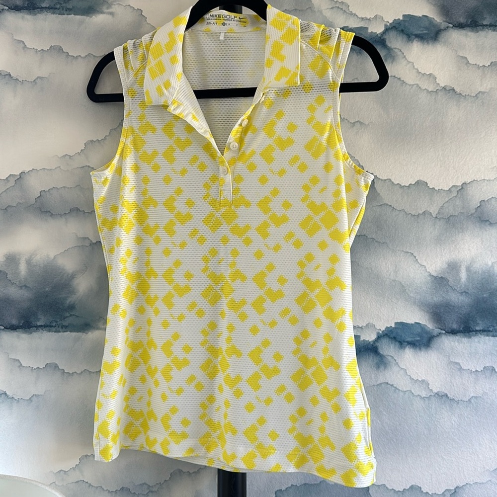Nike golf shirt - women’s size S ⛳️